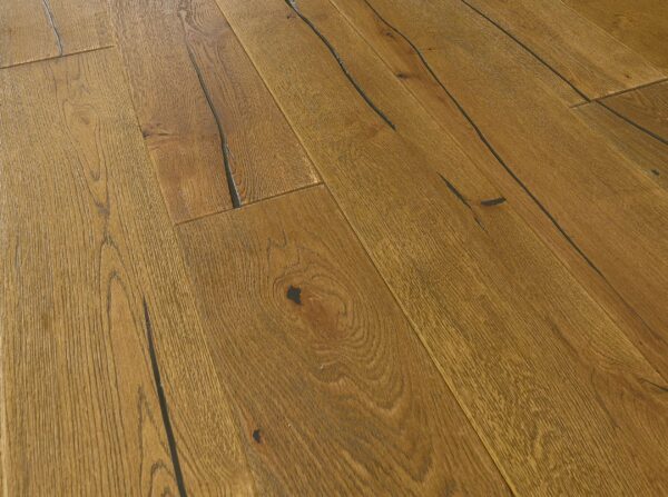 Evolve Flooring - 220 Golden Distressed – Hardwax Oiled