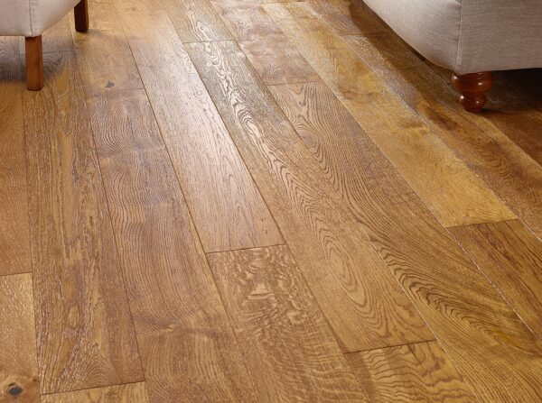 Evolve Flooring - 180 Deep Brushed Handscraped Golden Brushed & Lacquered